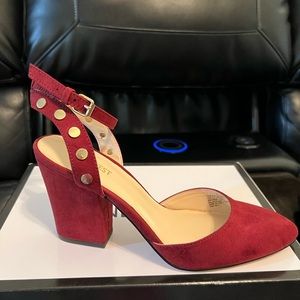 Great for the Fall !!! Color: Wine